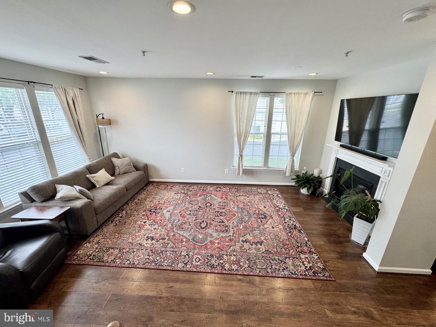 43048 ZANDER TER, ASHBURN, Virginia 20147, 3 Bedrooms Bedrooms, ,2 BathroomsBathrooms,Residential,For sale,43048 ZANDER TER,VALO2098978 MLS # VALO2098978