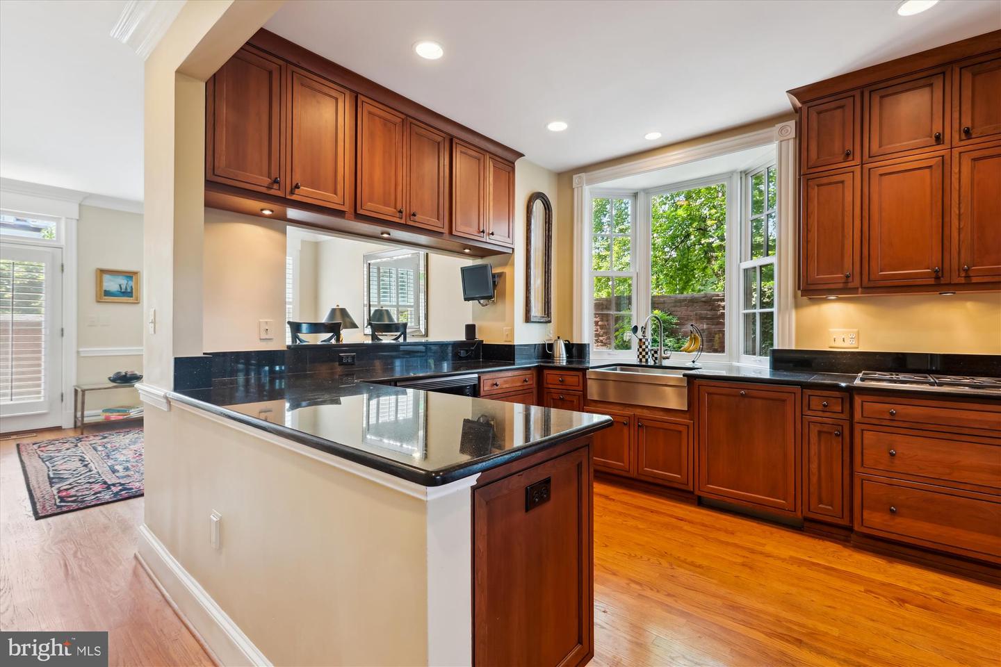 318 N FAIRFAX ST, ALEXANDRIA, Virginia 22314, 3 Bedrooms Bedrooms, ,3 BathroomsBathrooms,Residential,For sale,318 N FAIRFAX ST,VAAX2046236 MLS # VAAX2046236