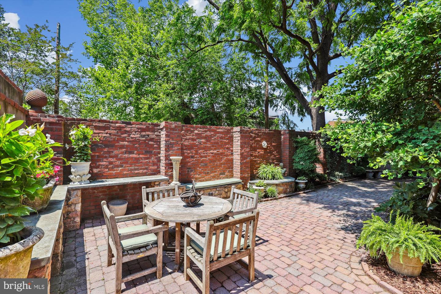 318 N FAIRFAX ST, ALEXANDRIA, Virginia 22314, 3 Bedrooms Bedrooms, ,3 BathroomsBathrooms,Residential,For sale,318 N FAIRFAX ST,VAAX2046236 MLS # VAAX2046236