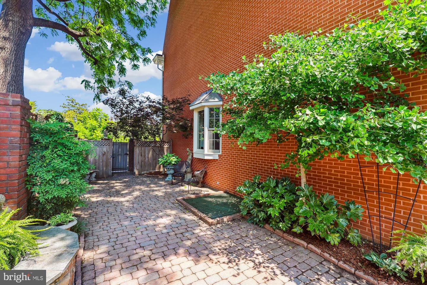 318 N FAIRFAX ST, ALEXANDRIA, Virginia 22314, 3 Bedrooms Bedrooms, ,3 BathroomsBathrooms,Residential,For sale,318 N FAIRFAX ST,VAAX2046236 MLS # VAAX2046236