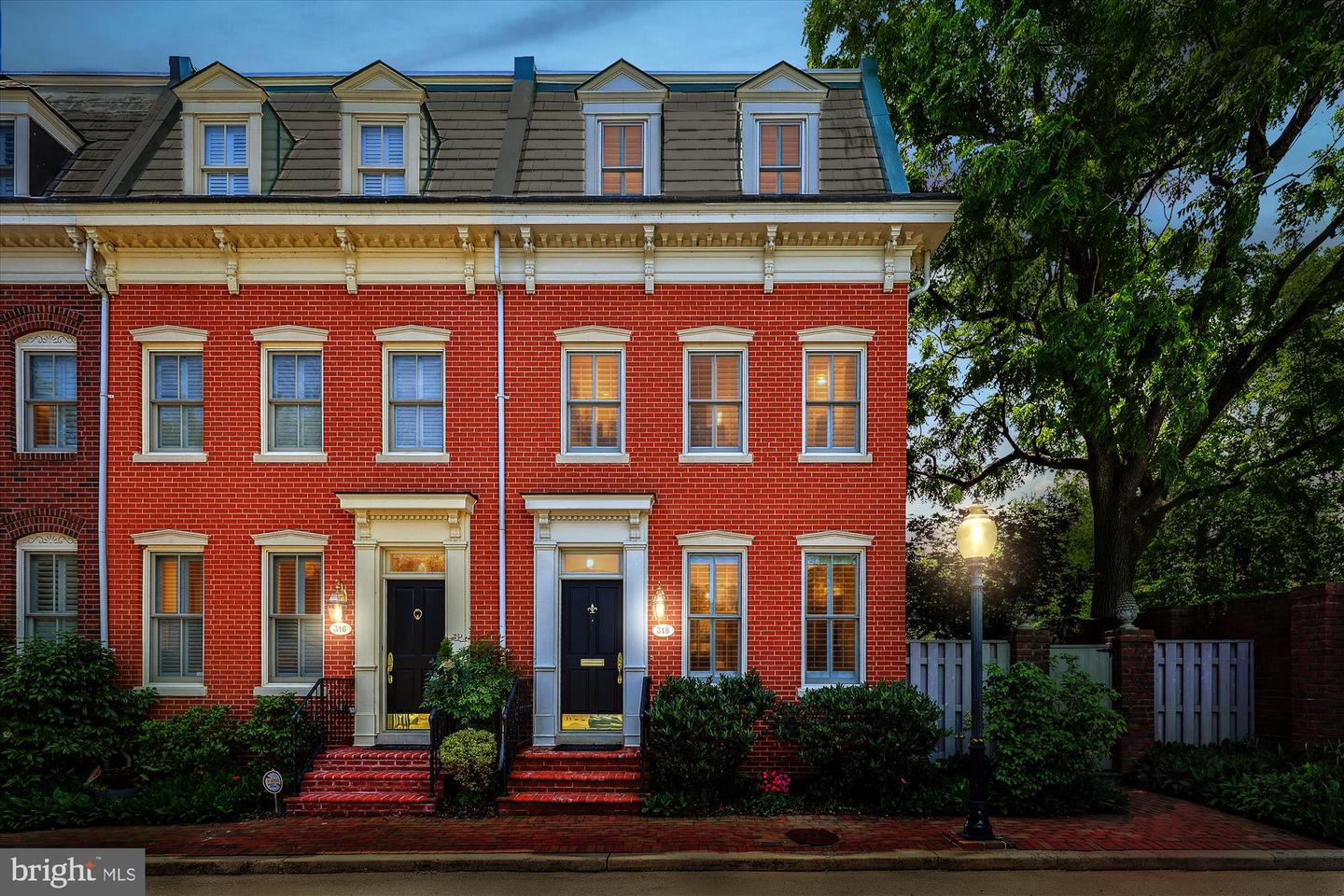 318 N FAIRFAX ST, ALEXANDRIA, Virginia 22314, 3 Bedrooms Bedrooms, ,3 BathroomsBathrooms,Residential,For sale,318 N FAIRFAX ST,VAAX2046236 MLS # VAAX2046236