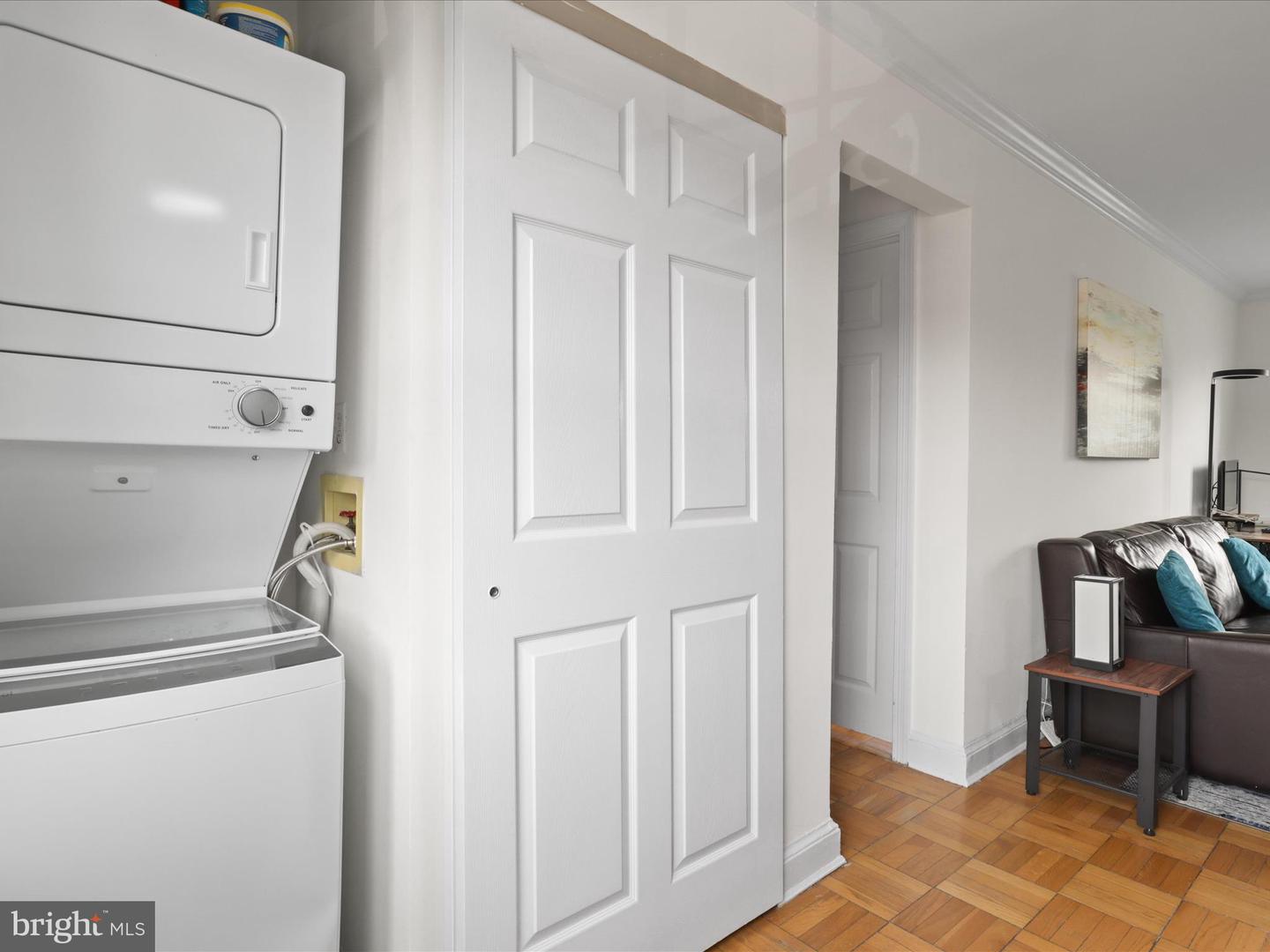 1704 W ABINGDON DR #302, ALEXANDRIA, Virginia 22314, 1 Bedroom Bedrooms, ,1 BathroomBathrooms,Residential,For sale,1704 W ABINGDON DR #302,VAAX2046238 MLS # VAAX2046238
