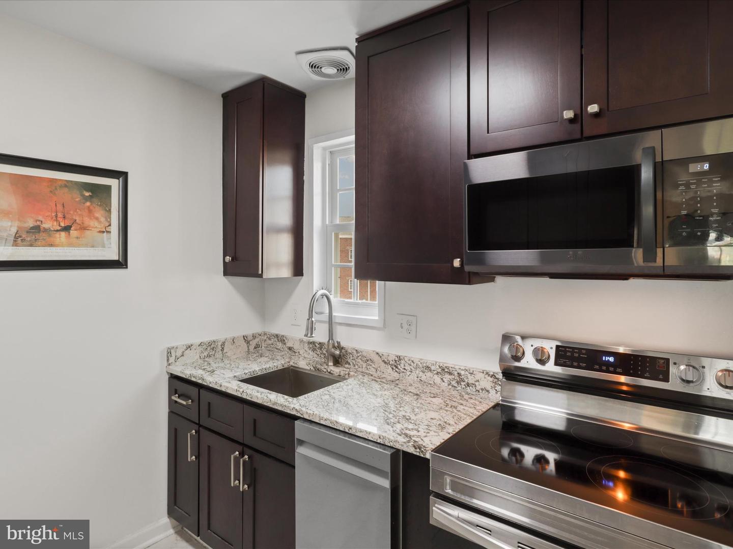 1704 W ABINGDON DR #302, ALEXANDRIA, Virginia 22314, 1 Bedroom Bedrooms, ,1 BathroomBathrooms,Residential,For sale,1704 W ABINGDON DR #302,VAAX2046238 MLS # VAAX2046238