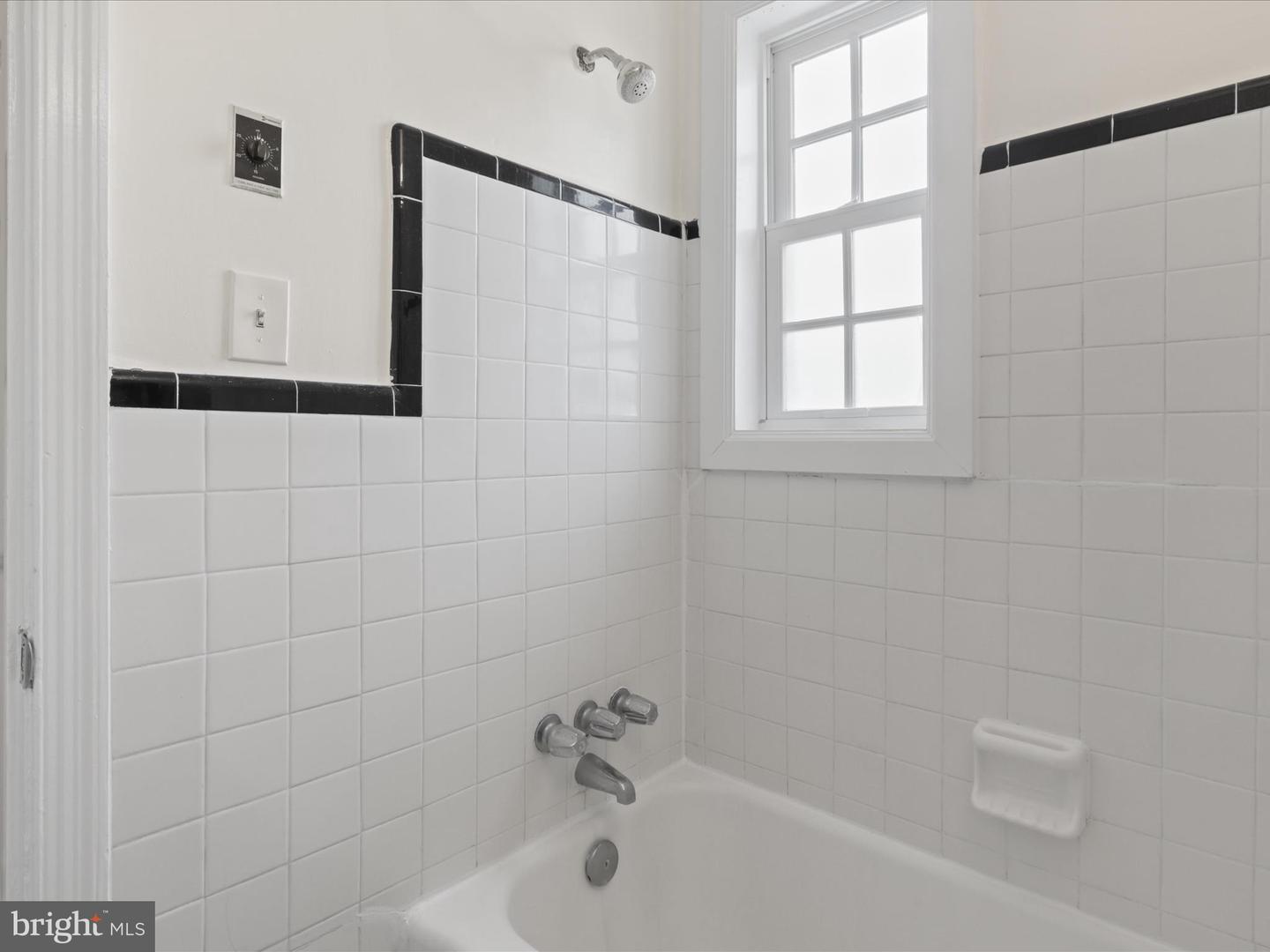 1704 W ABINGDON DR #302, ALEXANDRIA, Virginia 22314, 1 Bedroom Bedrooms, ,1 BathroomBathrooms,Residential,For sale,1704 W ABINGDON DR #302,VAAX2046238 MLS # VAAX2046238