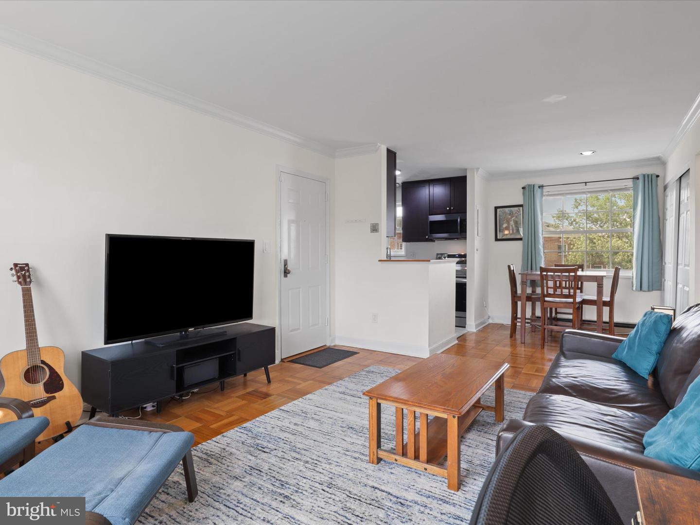 1704 W ABINGDON DR #302, ALEXANDRIA, Virginia 22314, 1 Bedroom Bedrooms, ,1 BathroomBathrooms,Residential,For sale,1704 W ABINGDON DR #302,VAAX2046238 MLS # VAAX2046238