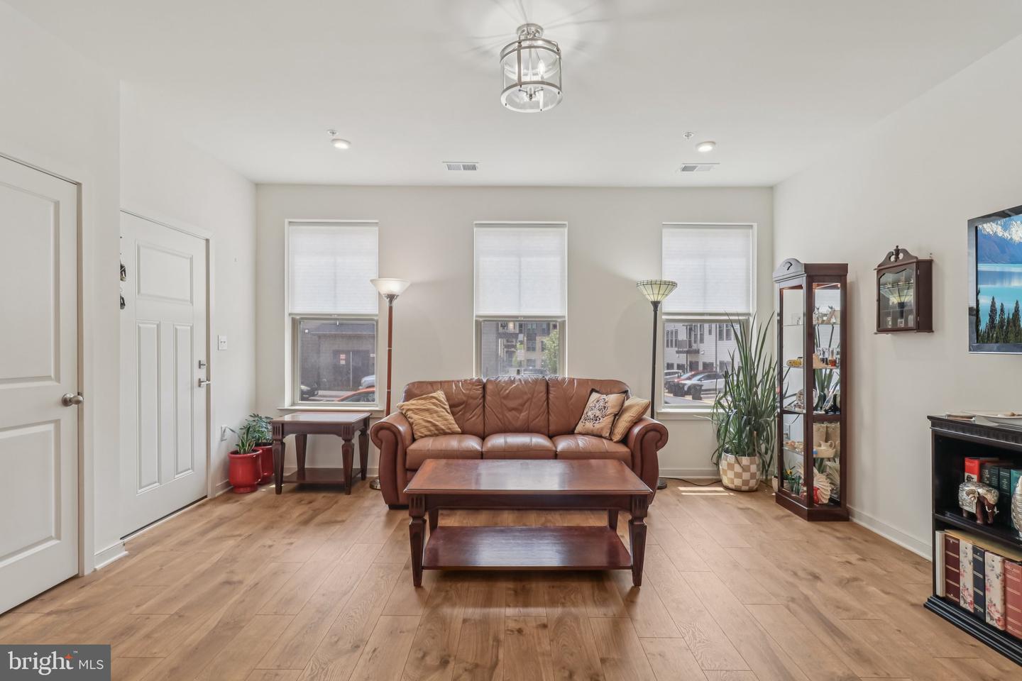 45922 SWALLOW TER, STERLING, Virginia 20165, 3 Bedrooms Bedrooms, ,2 BathroomsBathrooms,Residential,For sale,45922 SWALLOW TER,VALO2098992 MLS # VALO2098992