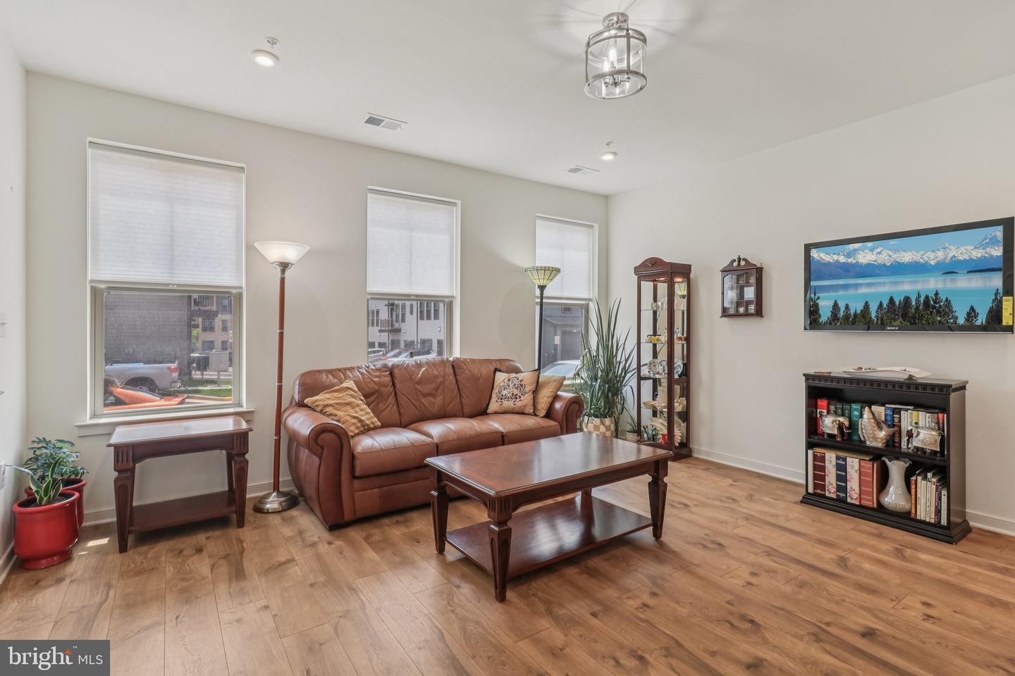 45922 SWALLOW TER, STERLING, Virginia 20165, 3 Bedrooms Bedrooms, ,2 BathroomsBathrooms,Residential,For sale,45922 SWALLOW TER,VALO2098992 MLS # VALO2098992