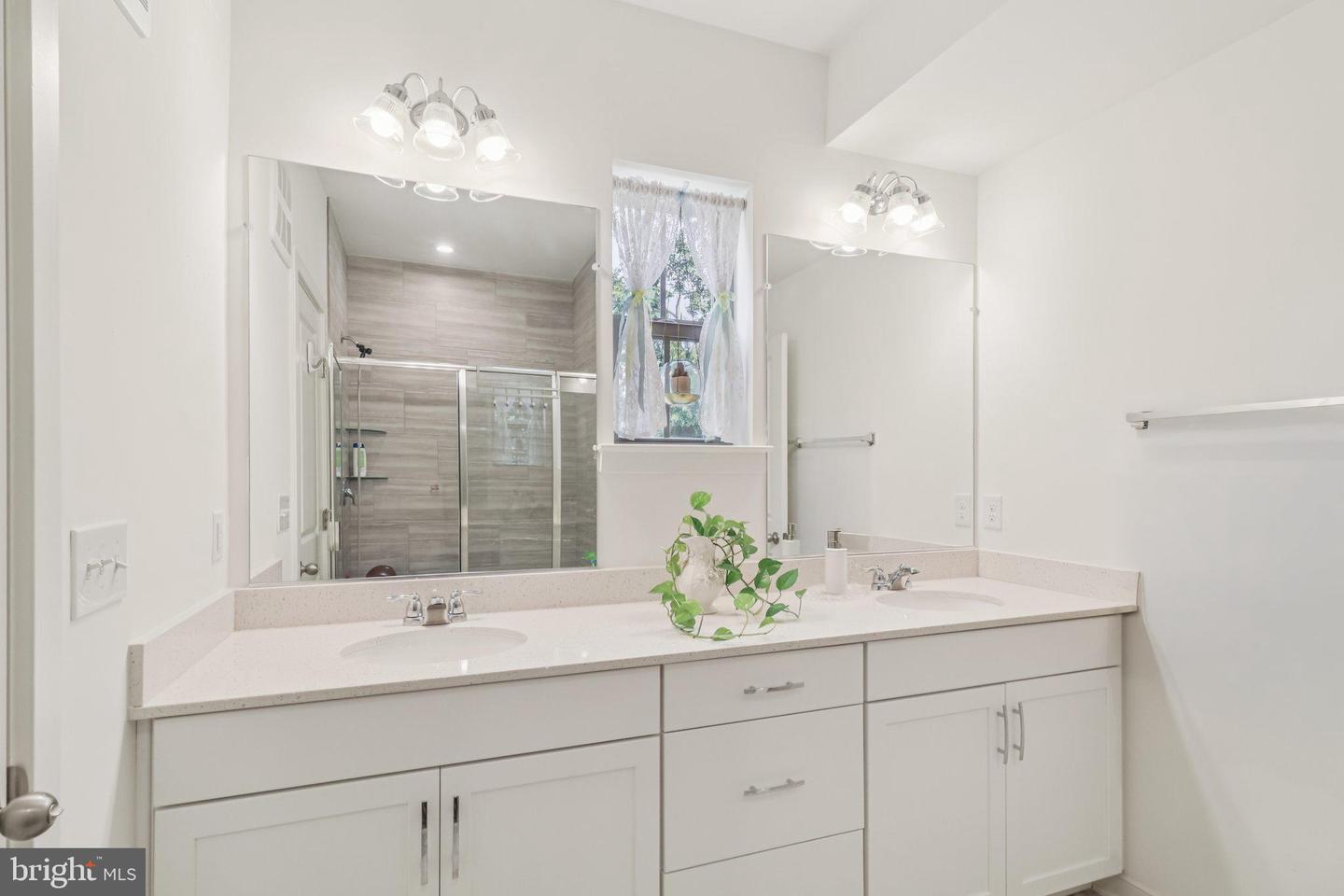 45922 SWALLOW TER, STERLING, Virginia 20165, 3 Bedrooms Bedrooms, ,2 BathroomsBathrooms,Residential,For sale,45922 SWALLOW TER,VALO2098992 MLS # VALO2098992