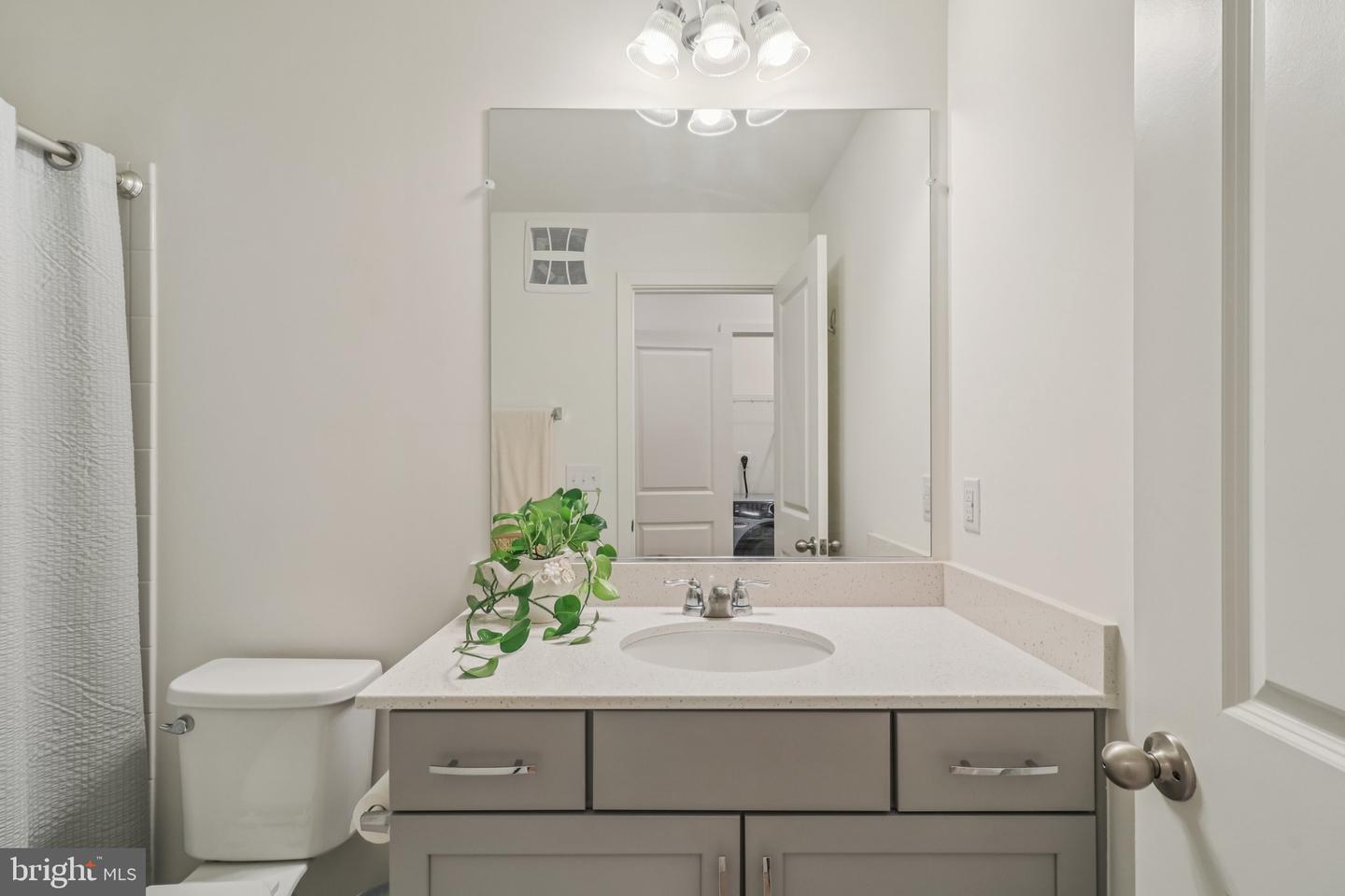 45922 SWALLOW TER, STERLING, Virginia 20165, 3 Bedrooms Bedrooms, ,2 BathroomsBathrooms,Residential,For sale,45922 SWALLOW TER,VALO2098992 MLS # VALO2098992
