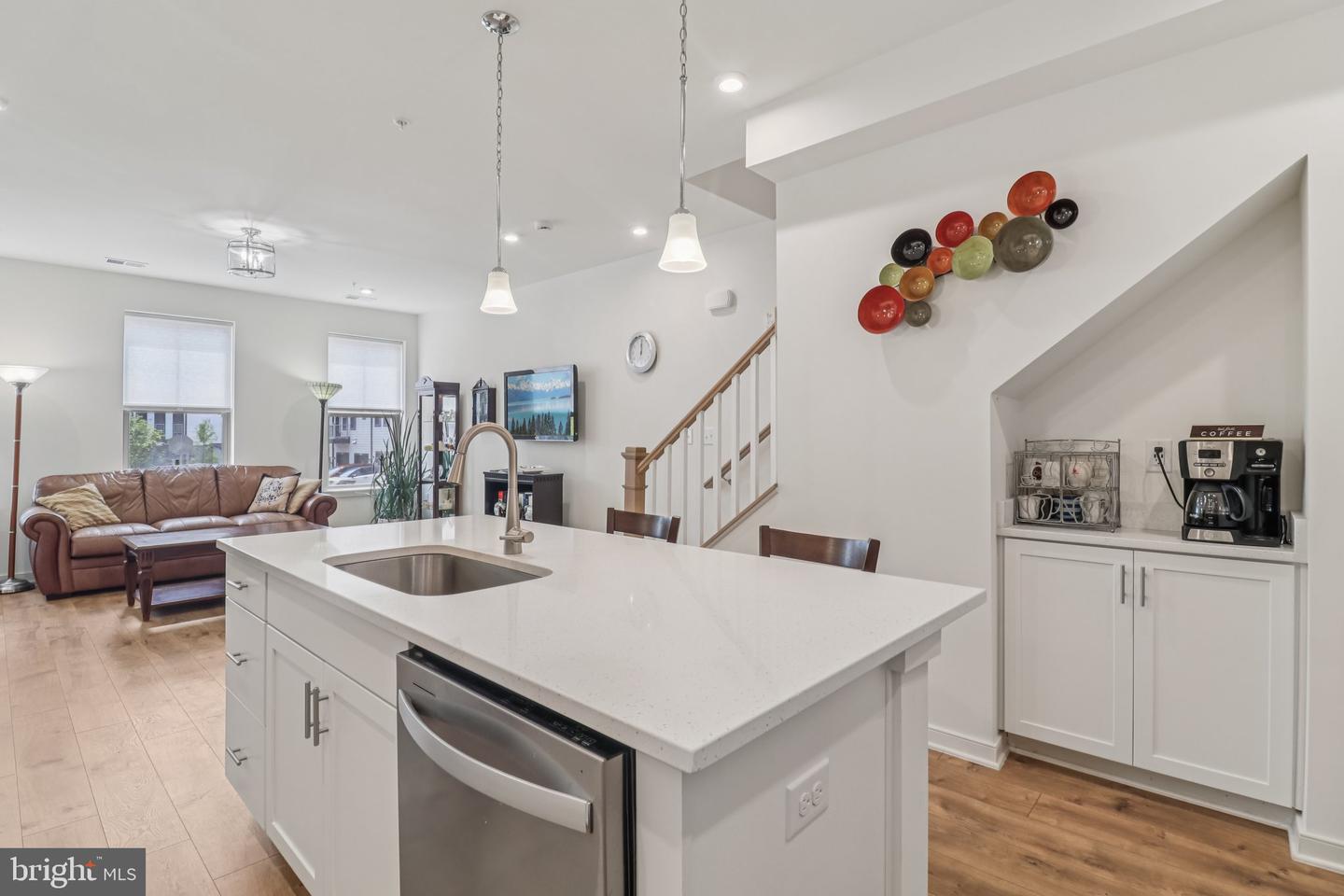 45922 SWALLOW TER, STERLING, Virginia 20165, 3 Bedrooms Bedrooms, ,2 BathroomsBathrooms,Residential,For sale,45922 SWALLOW TER,VALO2098992 MLS # VALO2098992