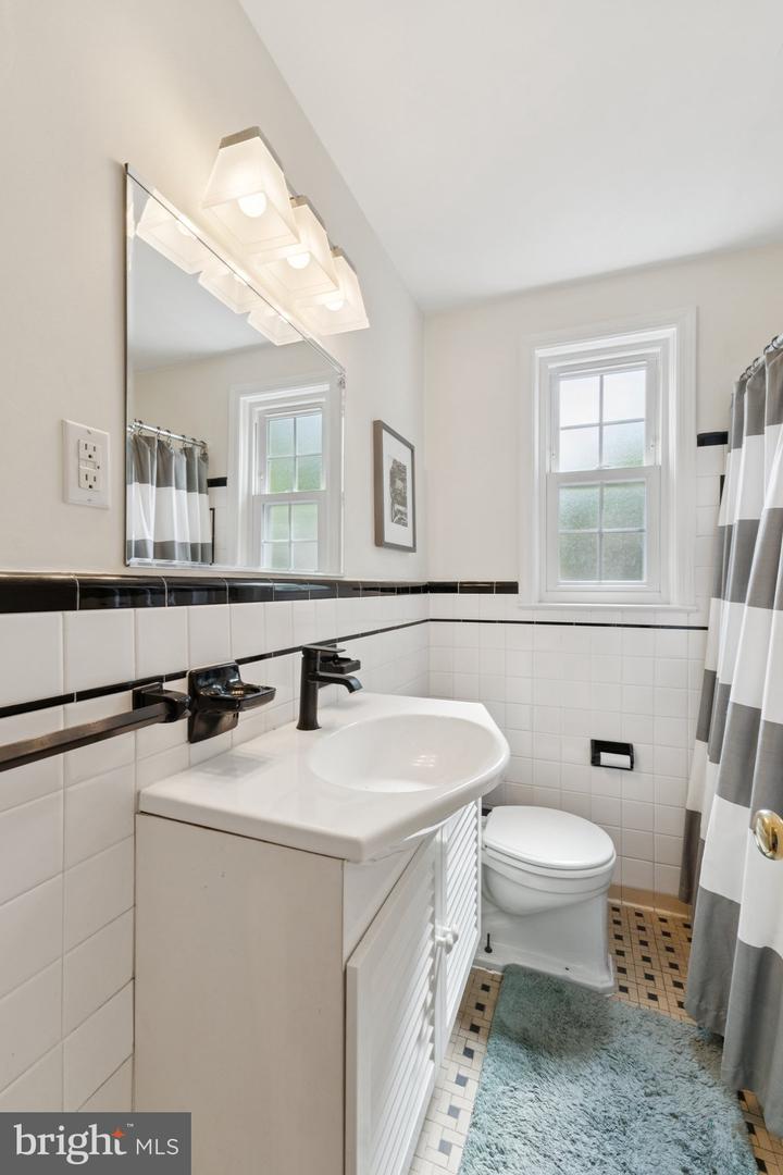 2907 SUMMERFIELD RD, FALLS CHURCH, Virginia 22042, 4 Bedrooms Bedrooms, ,3 BathroomsBathrooms,Residential,For sale,2907 SUMMERFIELD RD,VAFX2246122 MLS # VAFX2246122