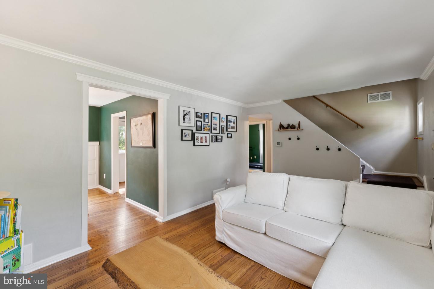2907 SUMMERFIELD RD, FALLS CHURCH, Virginia 22042, 4 Bedrooms Bedrooms, ,3 BathroomsBathrooms,Residential,For sale,2907 SUMMERFIELD RD,VAFX2246122 MLS # VAFX2246122