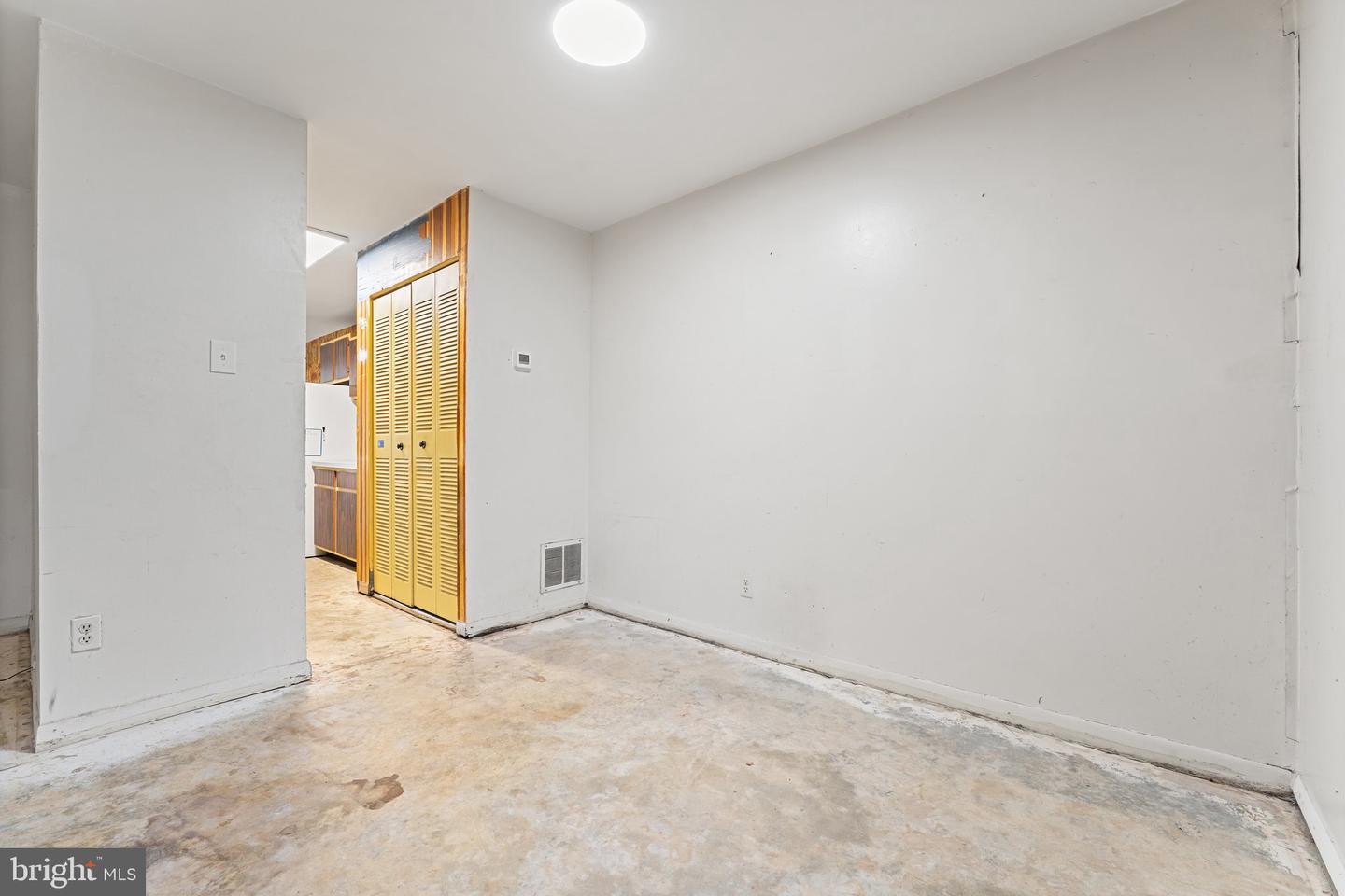 7266 HILLARY ST, ALEXANDRIA, Virginia 22315, 4 Bedrooms Bedrooms, ,2 BathroomsBathrooms,Residential,For sale,7266 HILLARY ST,VAFX2246128 MLS # VAFX2246128