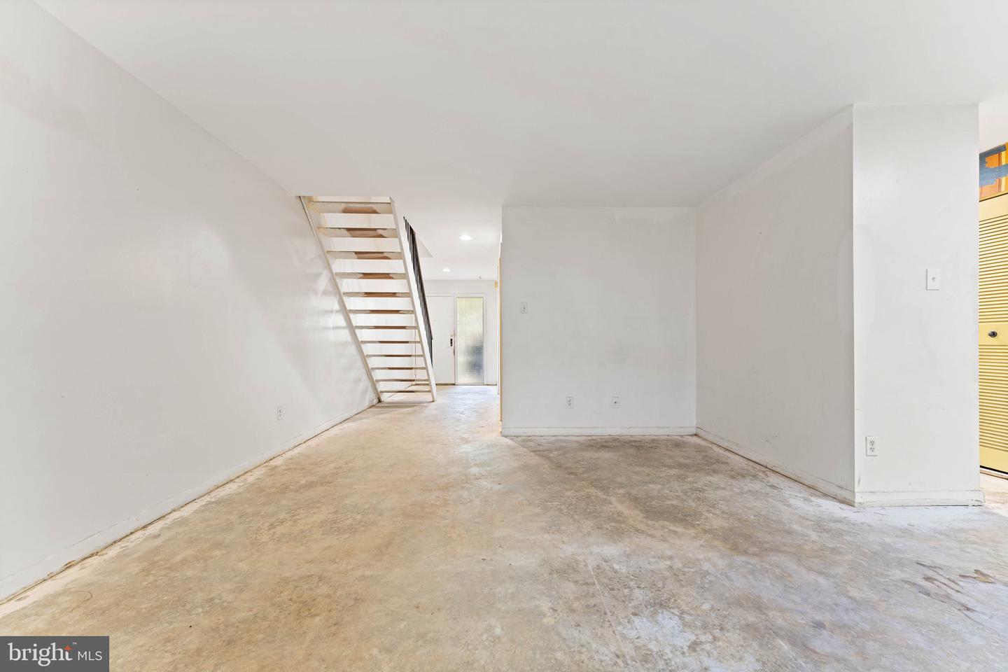 7266 HILLARY ST, ALEXANDRIA, Virginia 22315, 4 Bedrooms Bedrooms, ,2 BathroomsBathrooms,Residential,For sale,7266 HILLARY ST,VAFX2246128 MLS # VAFX2246128