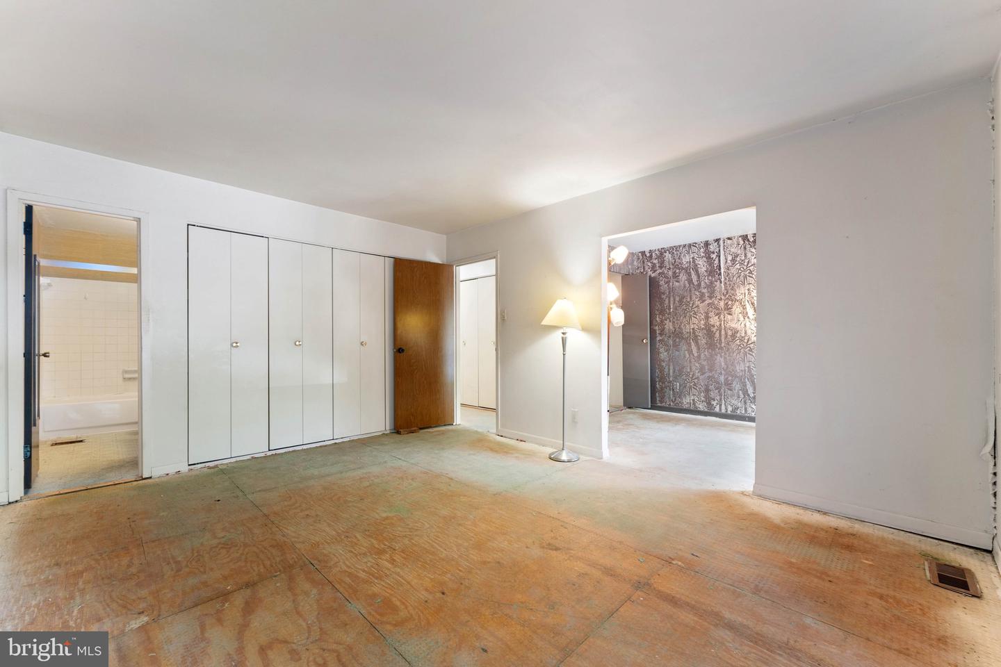 7266 HILLARY ST, ALEXANDRIA, Virginia 22315, 4 Bedrooms Bedrooms, ,2 BathroomsBathrooms,Residential,For sale,7266 HILLARY ST,VAFX2246128 MLS # VAFX2246128