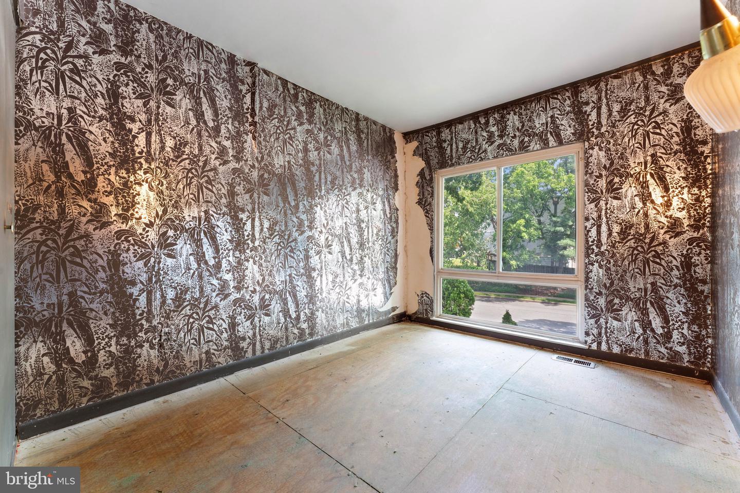 7266 HILLARY ST, ALEXANDRIA, Virginia 22315, 4 Bedrooms Bedrooms, ,2 BathroomsBathrooms,Residential,For sale,7266 HILLARY ST,VAFX2246128 MLS # VAFX2246128
