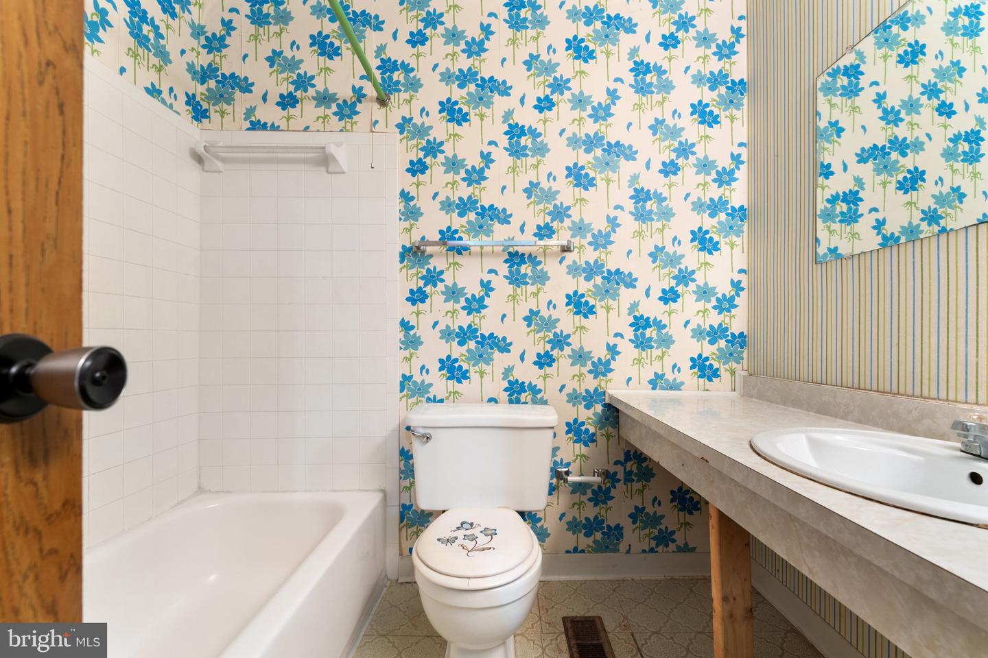 7266 HILLARY ST, ALEXANDRIA, Virginia 22315, 4 Bedrooms Bedrooms, ,2 BathroomsBathrooms,Residential,For sale,7266 HILLARY ST,VAFX2246128 MLS # VAFX2246128