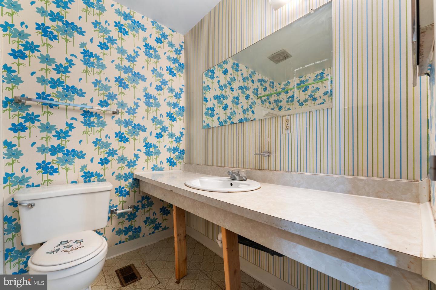 7266 HILLARY ST, ALEXANDRIA, Virginia 22315, 4 Bedrooms Bedrooms, ,2 BathroomsBathrooms,Residential,For sale,7266 HILLARY ST,VAFX2246128 MLS # VAFX2246128