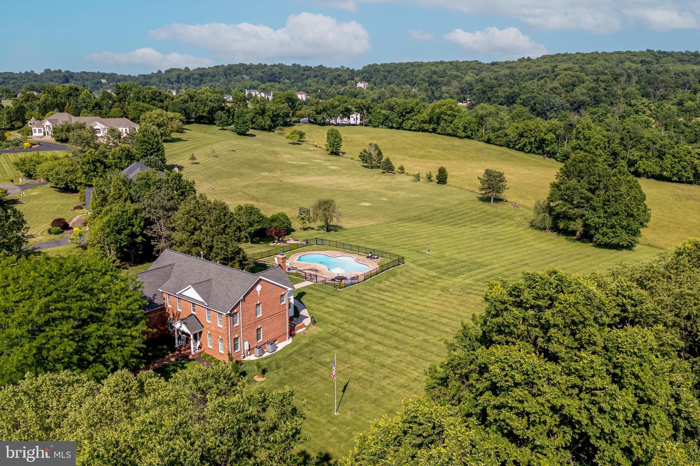 15220 HIGHVIEW CT, WATERFORD, Virginia 20197, 4 Bedrooms Bedrooms, 25 Rooms Rooms,4 BathroomsBathrooms,Residential,For sale,15220 HIGHVIEW CT,VALO2099022 MLS # VALO2099022