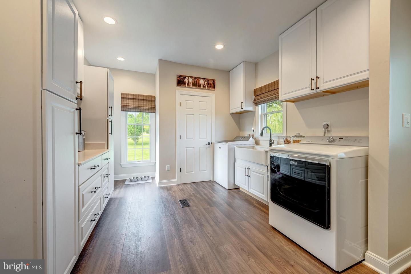 15220 HIGHVIEW CT, WATERFORD, Virginia 20197, 4 Bedrooms Bedrooms, 25 Rooms Rooms,4 BathroomsBathrooms,Residential,For sale,15220 HIGHVIEW CT,VALO2099022 MLS # VALO2099022