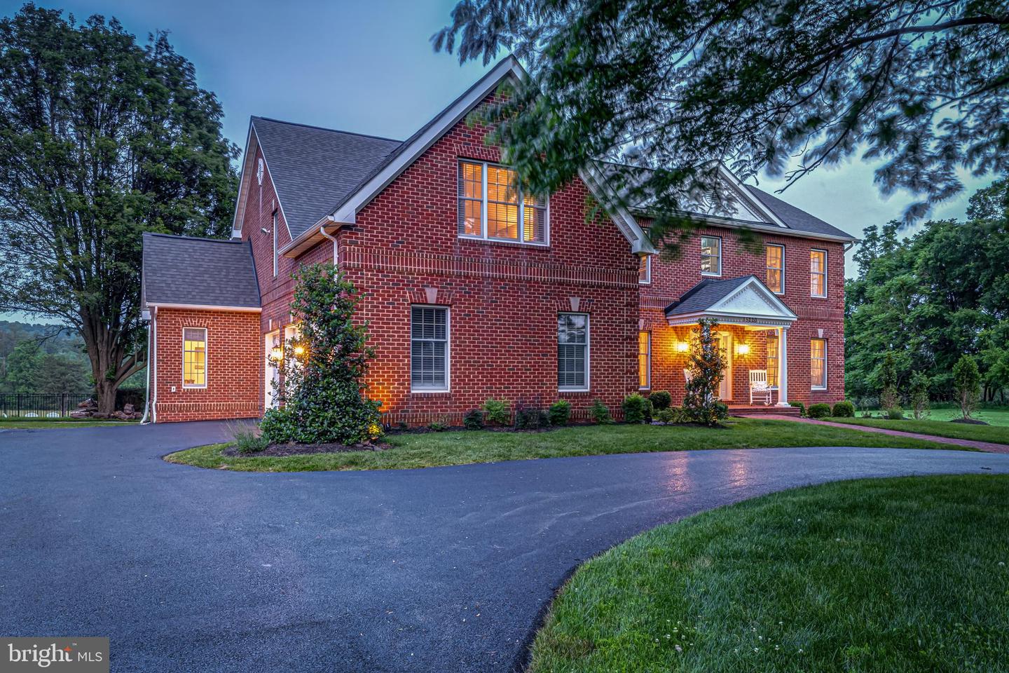 15220 HIGHVIEW CT, WATERFORD, Virginia 20197, 4 Bedrooms Bedrooms, 25 Rooms Rooms,4 BathroomsBathrooms,Residential,For sale,15220 HIGHVIEW CT,VALO2099022 MLS # VALO2099022