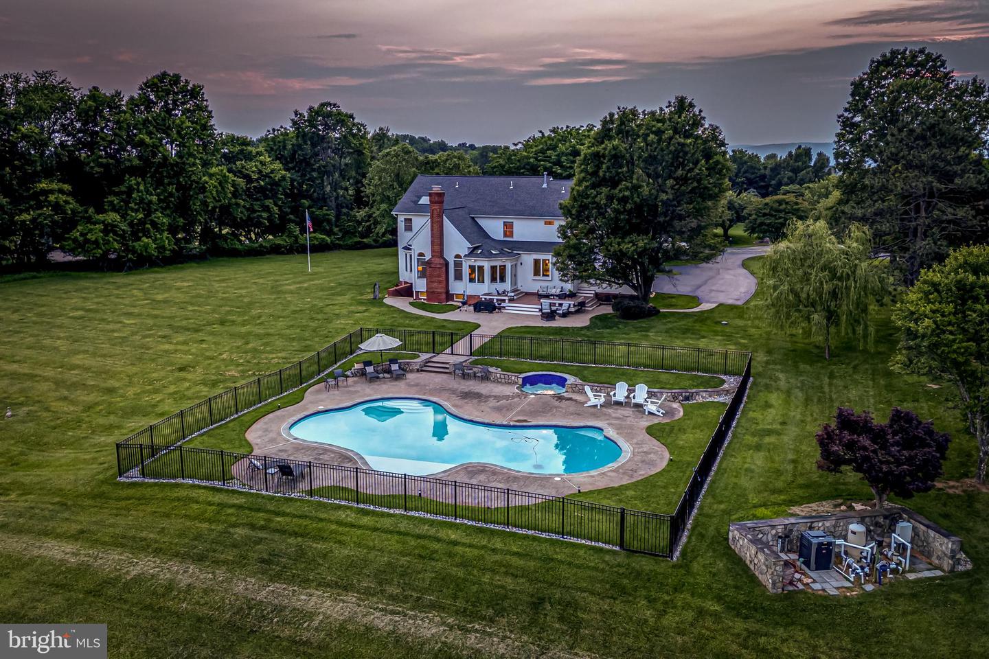 15220 HIGHVIEW CT, WATERFORD, Virginia 20197, 4 Bedrooms Bedrooms, 25 Rooms Rooms,4 BathroomsBathrooms,Residential,For sale,15220 HIGHVIEW CT,VALO2099022 MLS # VALO2099022