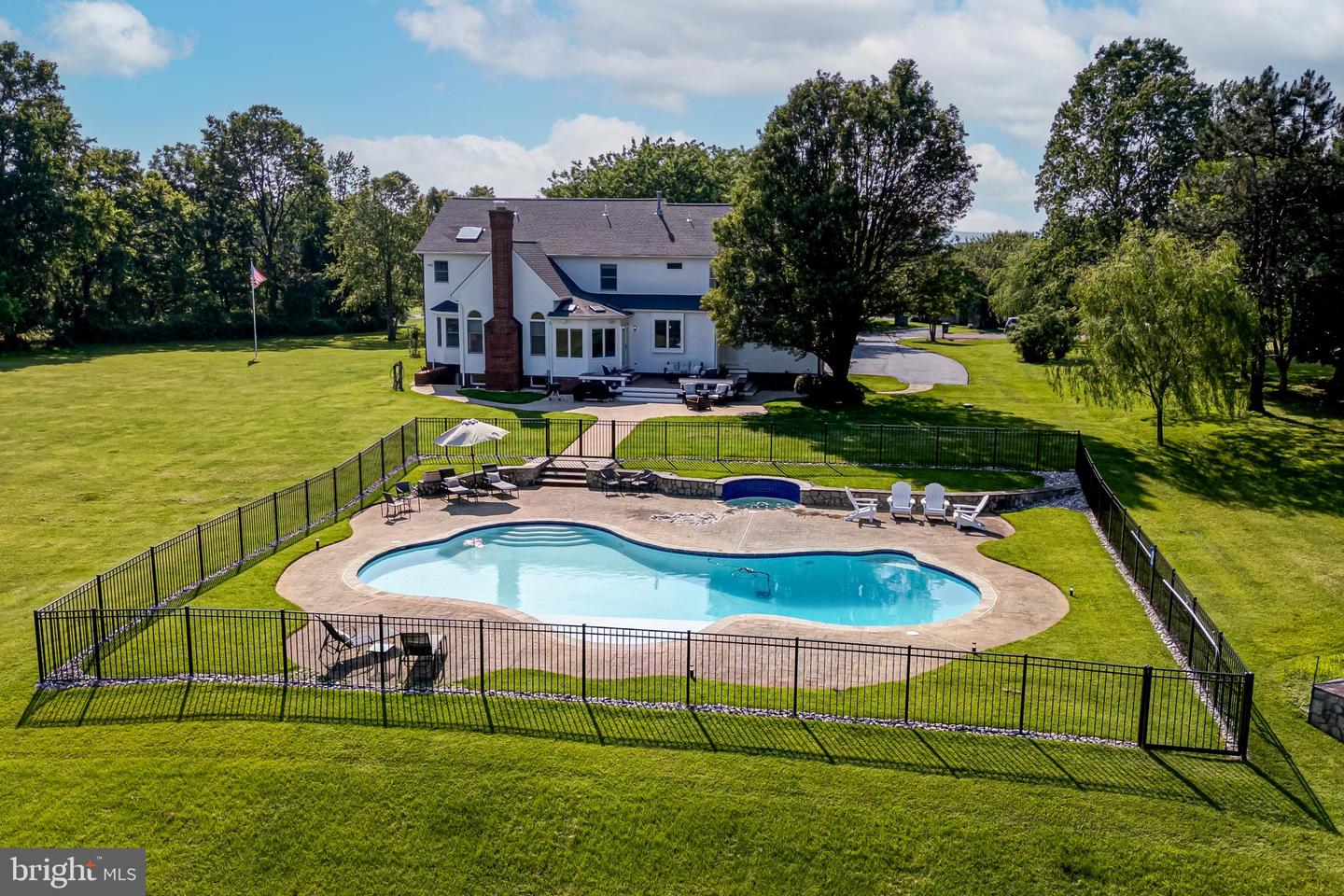 15220 HIGHVIEW CT, WATERFORD, Virginia 20197, 4 Bedrooms Bedrooms, 25 Rooms Rooms,4 BathroomsBathrooms,Residential,For sale,15220 HIGHVIEW CT,VALO2099022 MLS # VALO2099022