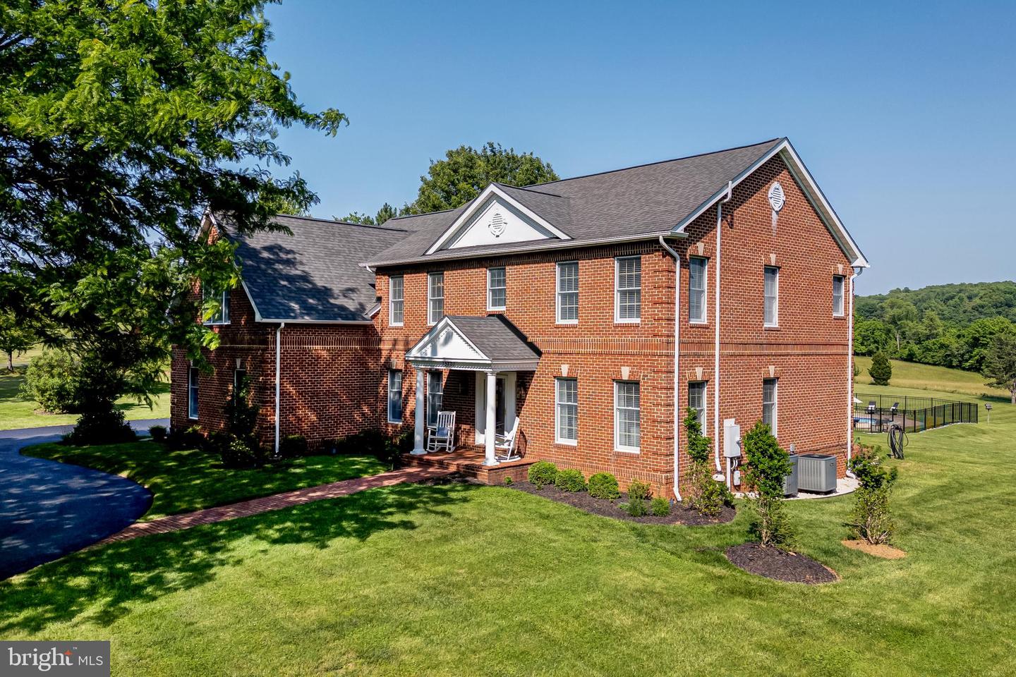 15220 HIGHVIEW CT, WATERFORD, Virginia 20197, 4 Bedrooms Bedrooms, 25 Rooms Rooms,4 BathroomsBathrooms,Residential,For sale,15220 HIGHVIEW CT,VALO2099022 MLS # VALO2099022