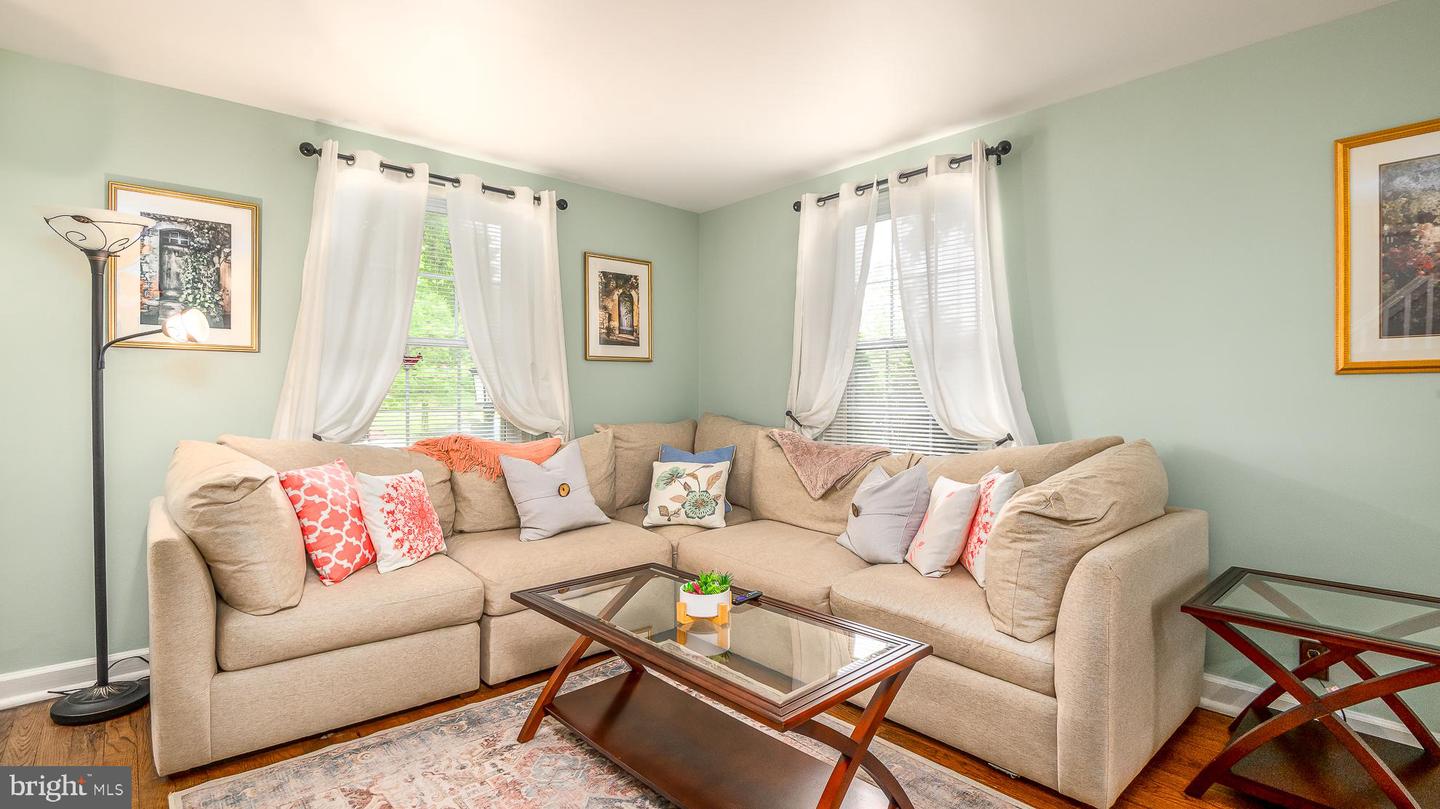 4421 36TH ST S, ARLINGTON, Virginia 22206, 2 Bedrooms Bedrooms, ,2 BathroomsBathrooms,Residential,For sale,4421 36TH ST S,VAAR2058890 MLS # VAAR2058890