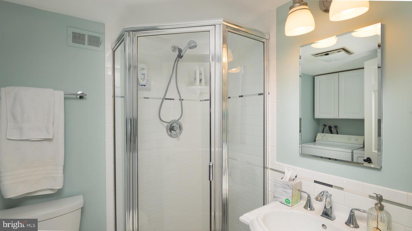 4421 36TH ST S, ARLINGTON, Virginia 22206, 2 Bedrooms Bedrooms, ,2 BathroomsBathrooms,Residential,For sale,4421 36TH ST S,VAAR2058890 MLS # VAAR2058890