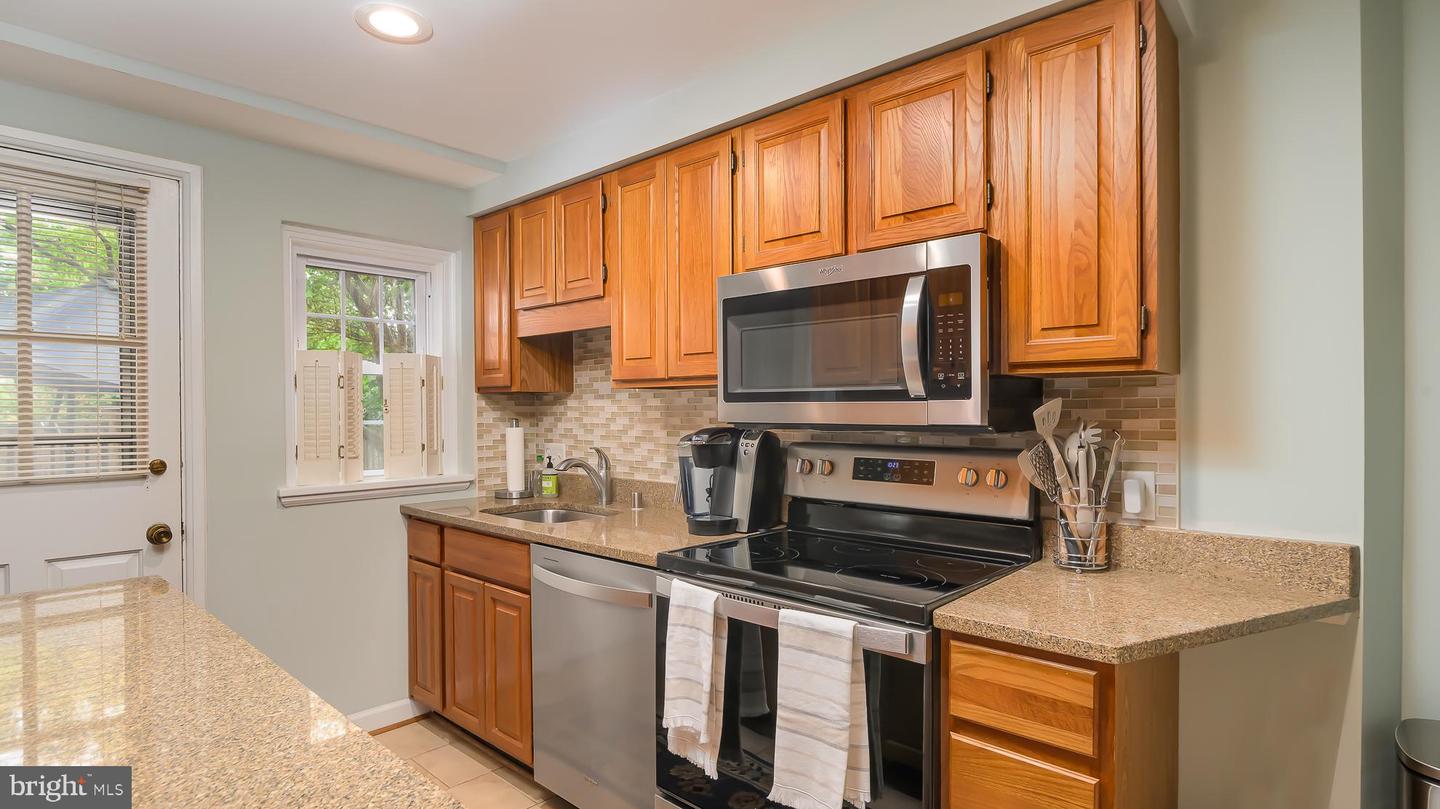 4421 36TH ST S, ARLINGTON, Virginia 22206, 2 Bedrooms Bedrooms, ,2 BathroomsBathrooms,Residential,For sale,4421 36TH ST S,VAAR2058890 MLS # VAAR2058890