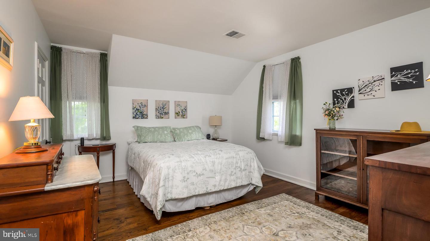 4421 36TH ST S, ARLINGTON, Virginia 22206, 2 Bedrooms Bedrooms, ,2 BathroomsBathrooms,Residential,For sale,4421 36TH ST S,VAAR2058890 MLS # VAAR2058890