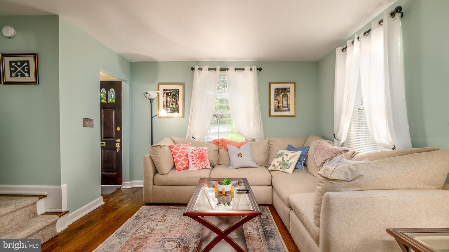 4421 36TH ST S, ARLINGTON, Virginia 22206, 2 Bedrooms Bedrooms, ,2 BathroomsBathrooms,Residential,For sale,4421 36TH ST S,VAAR2058890 MLS # VAAR2058890