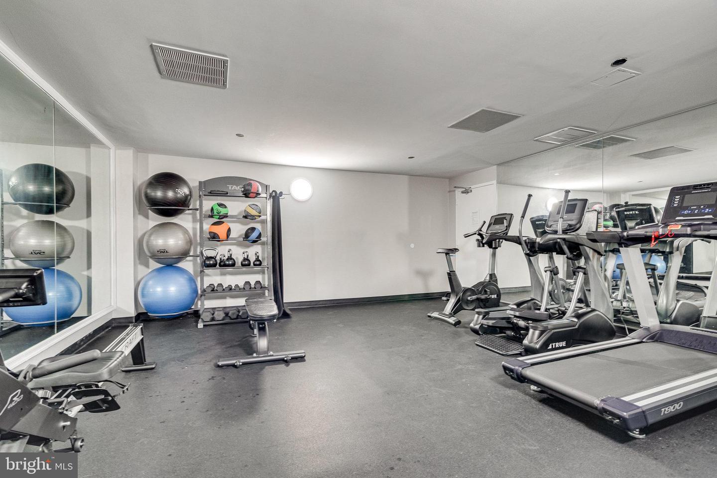 1301 N COURTHOUSE RD #611, ARLINGTON, Virginia 22201, 1 Bedroom Bedrooms, ,1 BathroomBathrooms,Residential,For sale,1301 N COURTHOUSE RD #611,VAAR2058896 MLS # VAAR2058896