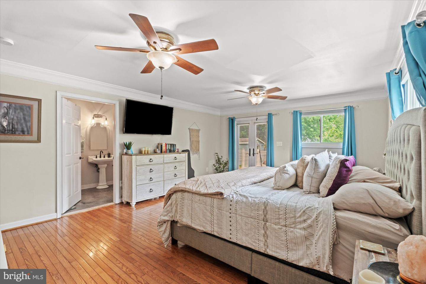 4802 EUBANK ST, ALEXANDRIA, Virginia 22309, 4 Bedrooms Bedrooms, ,3 BathroomsBathrooms,Residential,For sale,4802 EUBANK ST,VAFX2246224 MLS # VAFX2246224