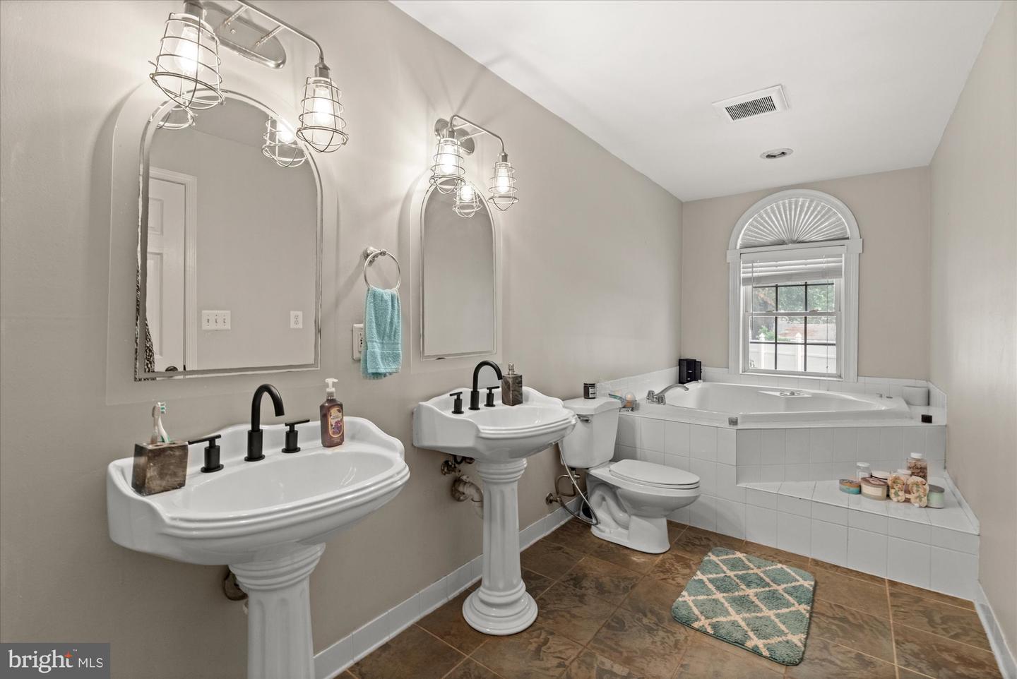 4802 EUBANK ST, ALEXANDRIA, Virginia 22309, 4 Bedrooms Bedrooms, ,3 BathroomsBathrooms,Residential,For sale,4802 EUBANK ST,VAFX2246224 MLS # VAFX2246224