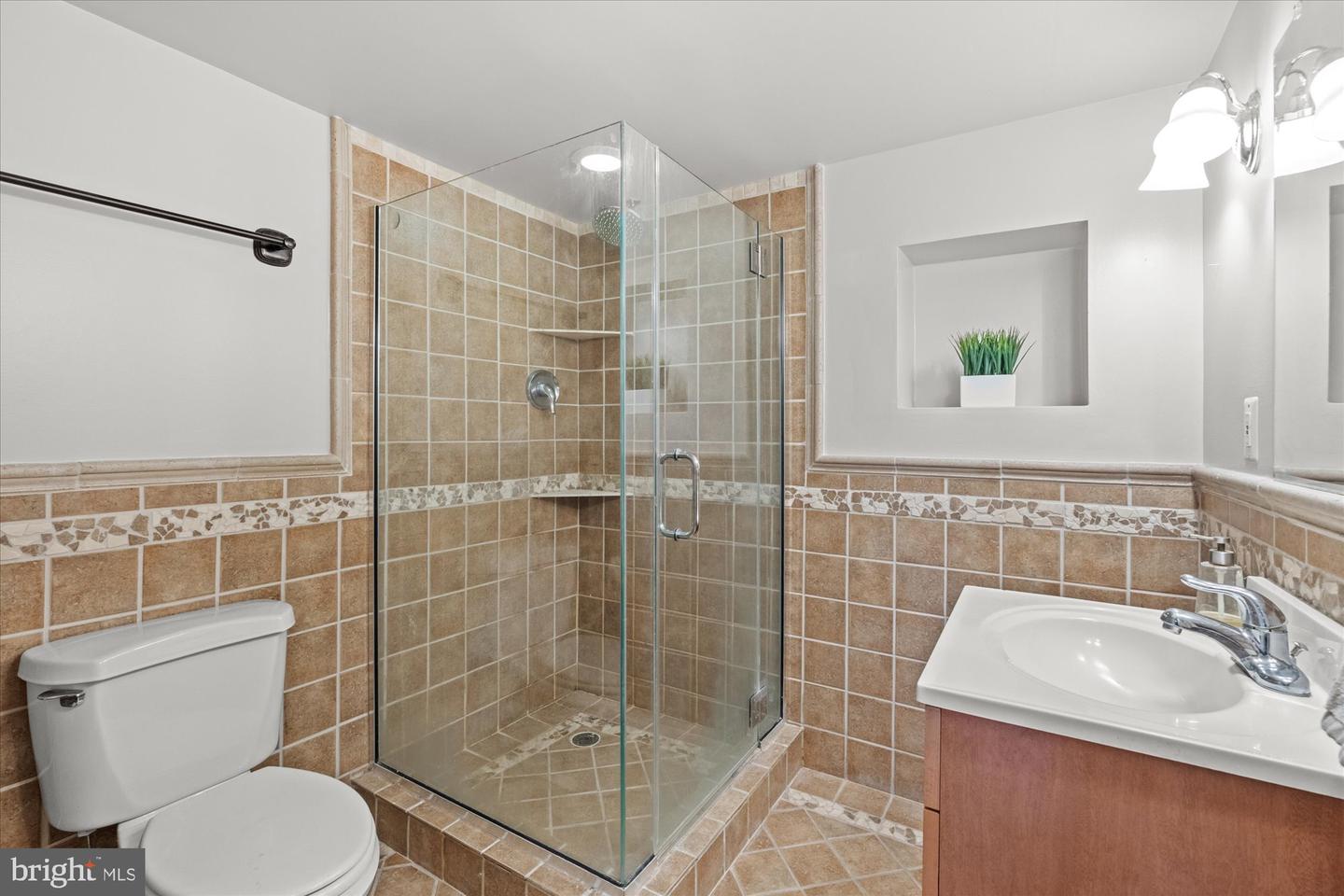 4802 EUBANK ST, ALEXANDRIA, Virginia 22309, 4 Bedrooms Bedrooms, ,3 BathroomsBathrooms,Residential,For sale,4802 EUBANK ST,VAFX2246224 MLS # VAFX2246224