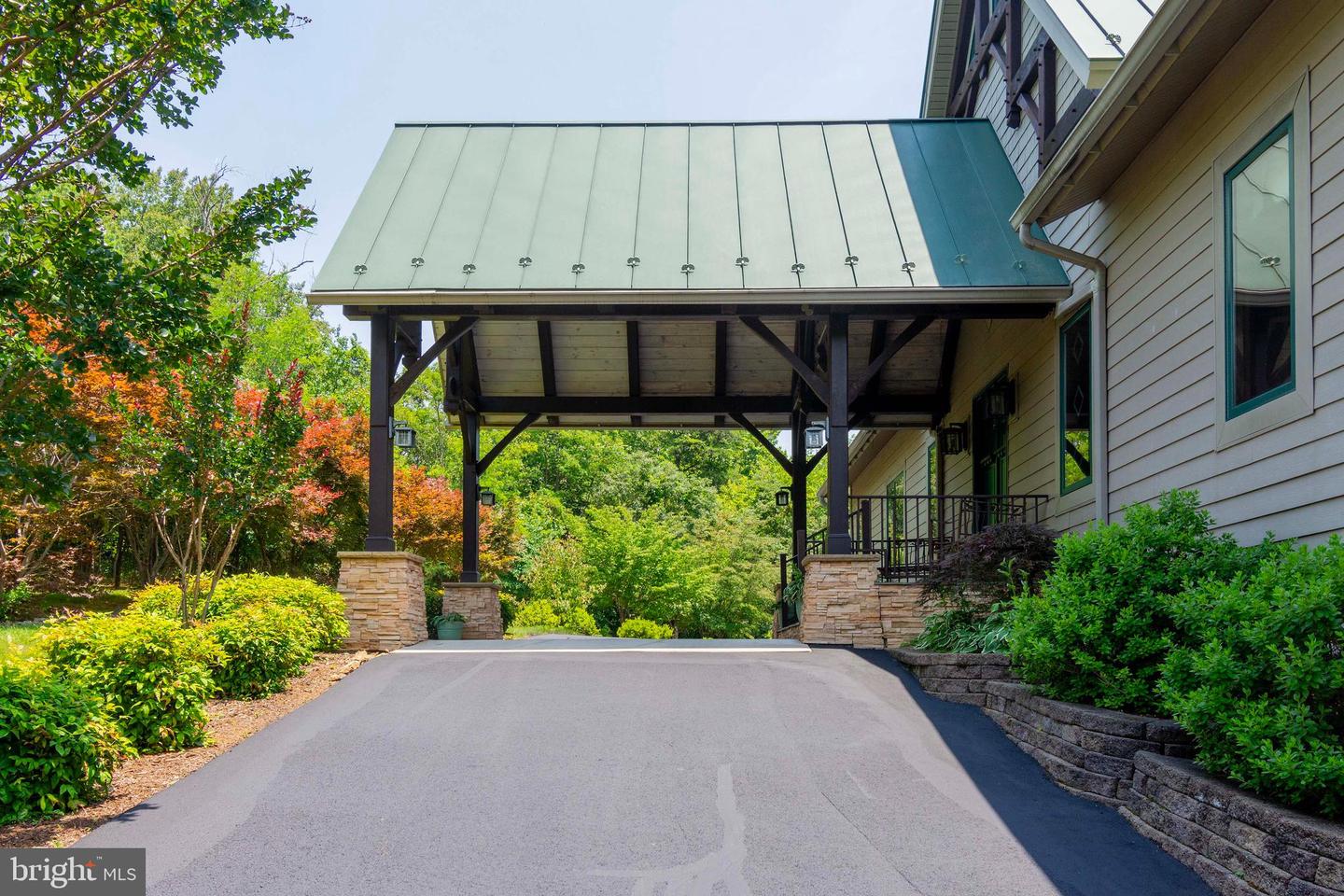 392 POCOSAN MOUNTAIN, STANARDSVILLE, Virginia 22973, 3 Bedrooms Bedrooms, 11 Rooms Rooms,4 BathroomsBathrooms,Residential,For sale,392 POCOSAN MOUNTAIN,VAGR2000726 MLS # VAGR2000726