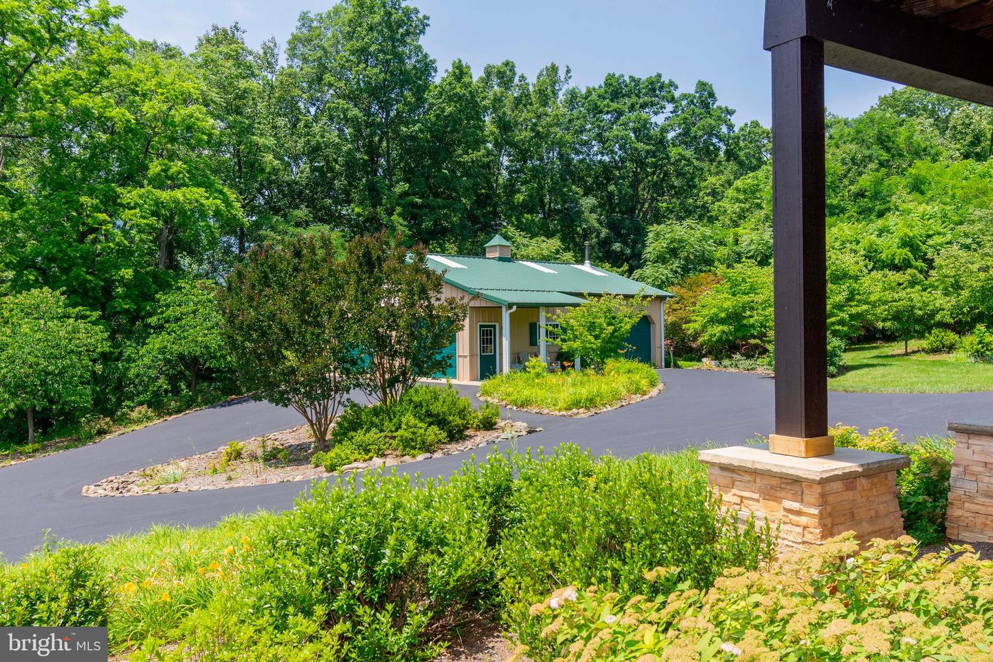 392 POCOSAN MOUNTAIN, STANARDSVILLE, Virginia 22973, 3 Bedrooms Bedrooms, 11 Rooms Rooms,4 BathroomsBathrooms,Residential,For sale,392 POCOSAN MOUNTAIN,VAGR2000726 MLS # VAGR2000726
