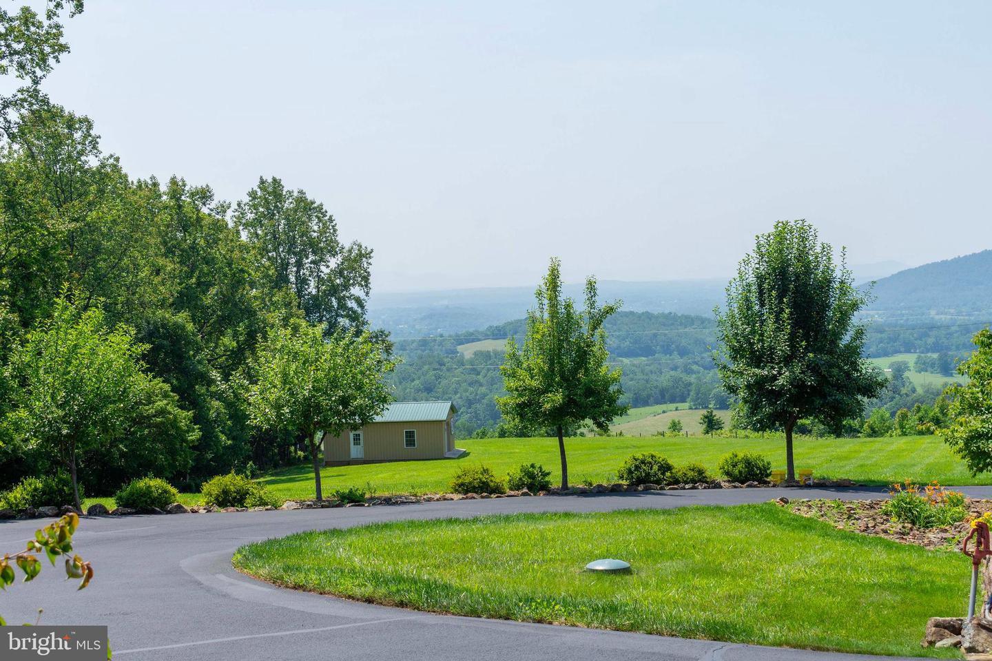 392 POCOSAN MOUNTAIN, STANARDSVILLE, Virginia 22973, 3 Bedrooms Bedrooms, 11 Rooms Rooms,4 BathroomsBathrooms,Residential,For sale,392 POCOSAN MOUNTAIN,VAGR2000726 MLS # VAGR2000726