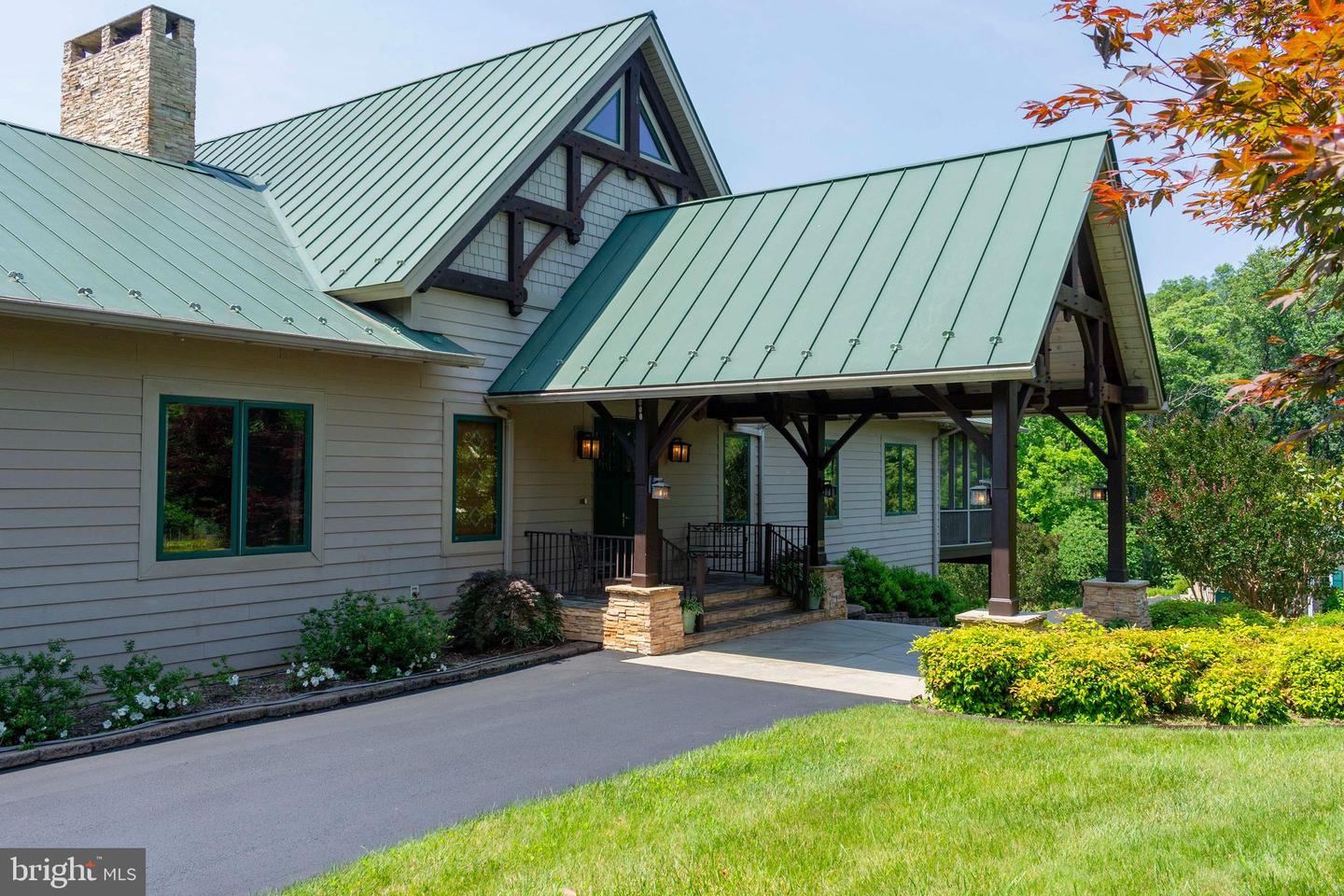 392 POCOSAN MOUNTAIN, STANARDSVILLE, Virginia 22973, 3 Bedrooms Bedrooms, 11 Rooms Rooms,4 BathroomsBathrooms,Residential,For sale,392 POCOSAN MOUNTAIN,VAGR2000726 MLS # VAGR2000726