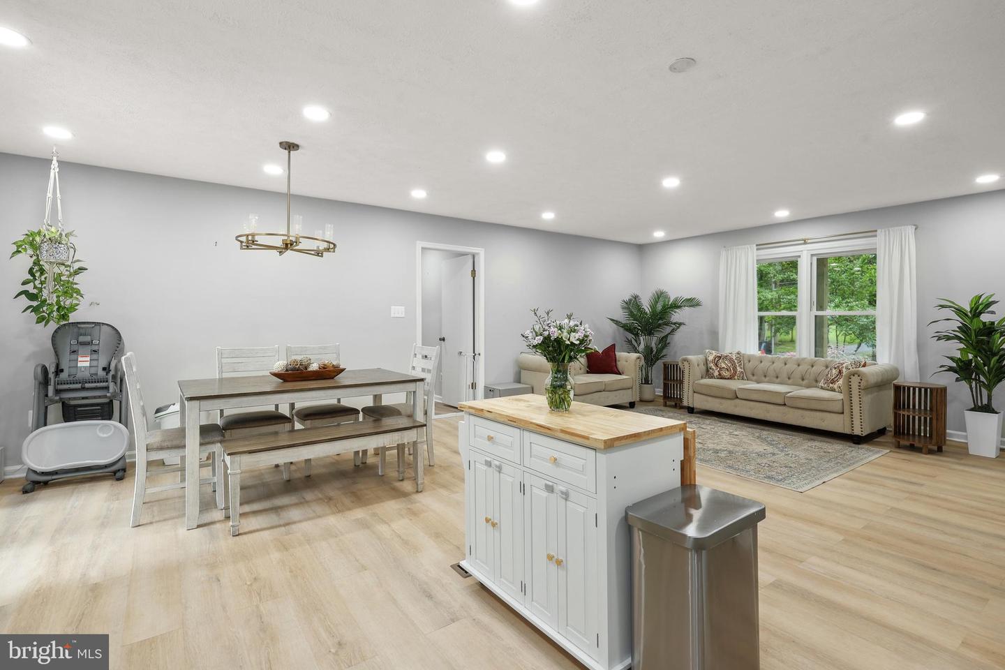 8170 SINCLAIR MILL RD, MANASSAS, Virginia 20112, 4 Bedrooms Bedrooms, ,3 BathroomsBathrooms,Residential,For sale,8170 SINCLAIR MILL RD,VAPW2096496 MLS # VAPW2096496