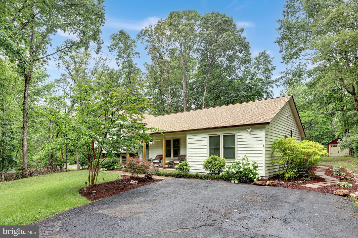 8170 SINCLAIR MILL RD, MANASSAS, Virginia 20112, 4 Bedrooms Bedrooms, ,3 BathroomsBathrooms,Residential,For sale,8170 SINCLAIR MILL RD,VAPW2096496 MLS # VAPW2096496
