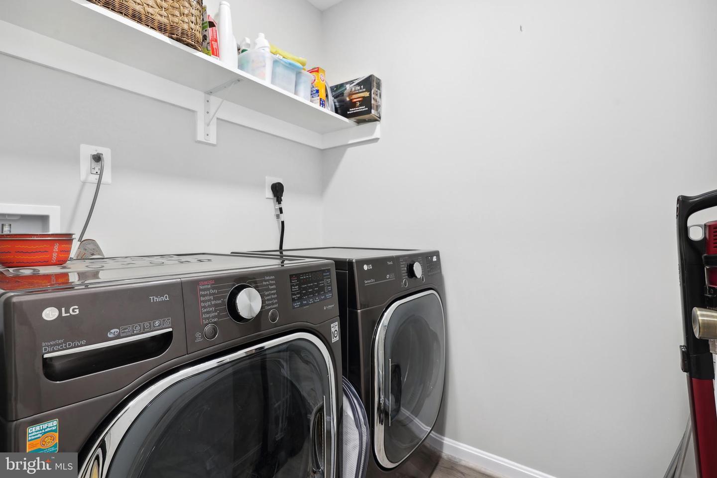 8170 SINCLAIR MILL RD, MANASSAS, Virginia 20112, 4 Bedrooms Bedrooms, ,3 BathroomsBathrooms,Residential,For sale,8170 SINCLAIR MILL RD,VAPW2096496 MLS # VAPW2096496