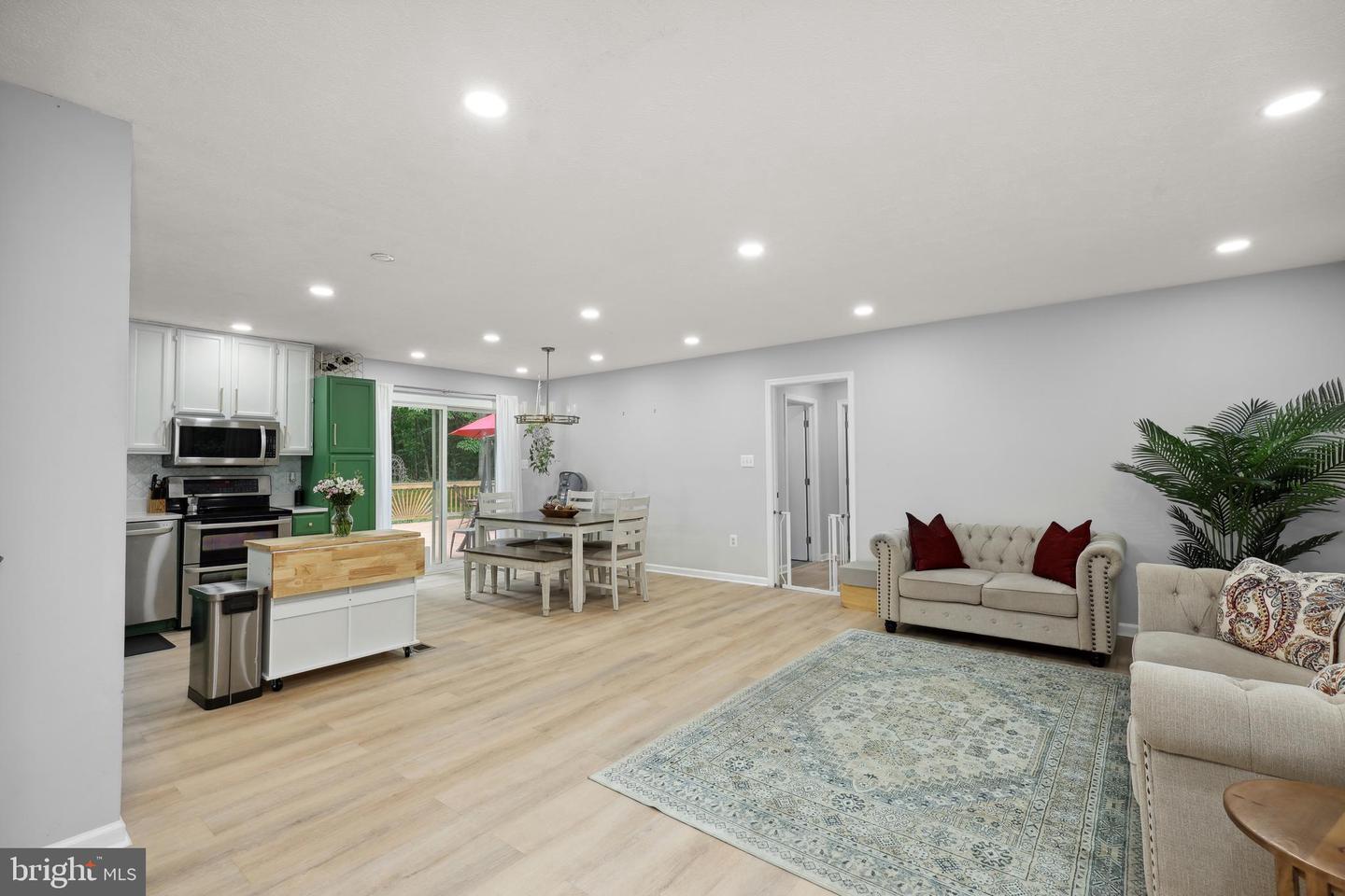 8170 SINCLAIR MILL RD, MANASSAS, Virginia 20112, 4 Bedrooms Bedrooms, ,3 BathroomsBathrooms,Residential,For sale,8170 SINCLAIR MILL RD,VAPW2096496 MLS # VAPW2096496