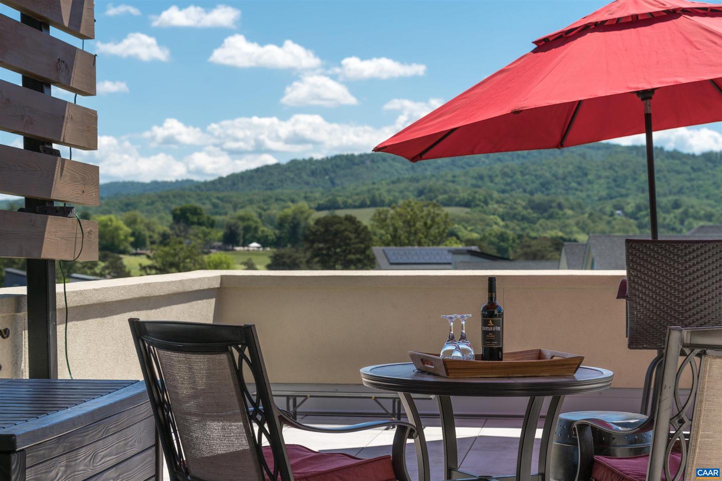 581 LOCHLYN HILL DR #581, CHARLOTTESVILLE, Virginia 22901, 3 Bedrooms Bedrooms, ,2 BathroomsBathrooms,Residential,For sale,581 LOCHLYN HILL DR #581,665473 MLS # 665473
