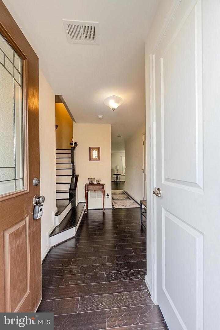 10793 HINTON WAY, MANASSAS, Virginia 20112, 3 Bedrooms Bedrooms, ,2 BathroomsBathrooms,Residential,For sale,10793 HINTON WAY,VAPW2096528 MLS # VAPW2096528