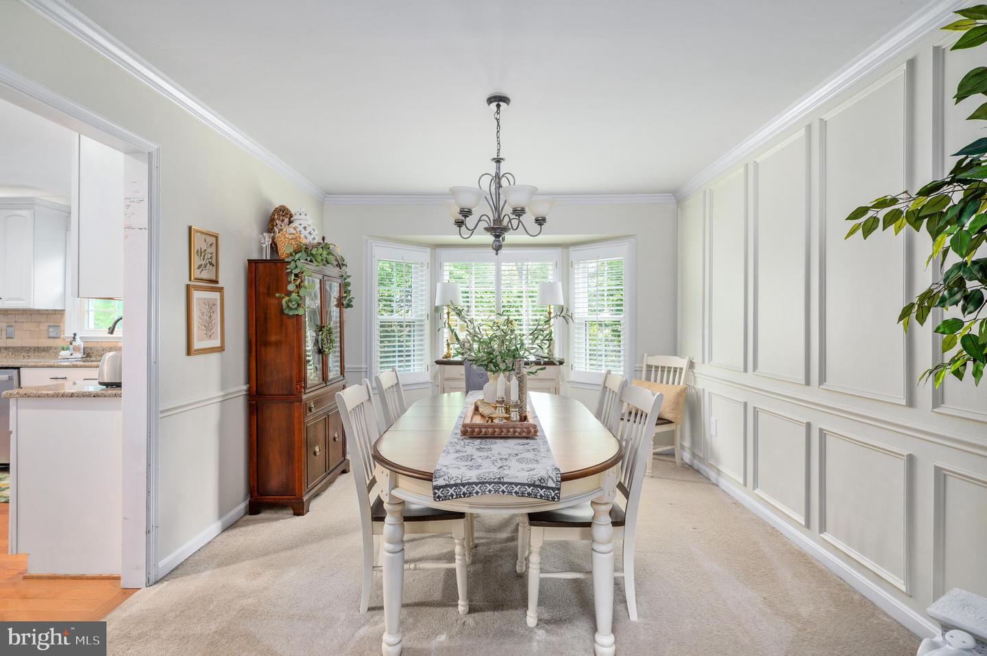 8058 OAK CREST LN, FAIRFAX STATION, Virginia 22039, 4 Bedrooms Bedrooms, ,2 BathroomsBathrooms,Residential,For sale,8058 OAK CREST LN,VAFX2246230 MLS # VAFX2246230
