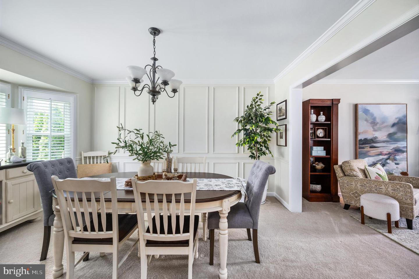 8058 OAK CREST LN, FAIRFAX STATION, Virginia 22039, 4 Bedrooms Bedrooms, ,2 BathroomsBathrooms,Residential,For sale,8058 OAK CREST LN,VAFX2246230 MLS # VAFX2246230