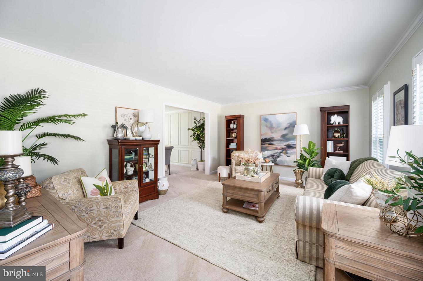 8058 OAK CREST LN, FAIRFAX STATION, Virginia 22039, 4 Bedrooms Bedrooms, ,2 BathroomsBathrooms,Residential,For sale,8058 OAK CREST LN,VAFX2246230 MLS # VAFX2246230
